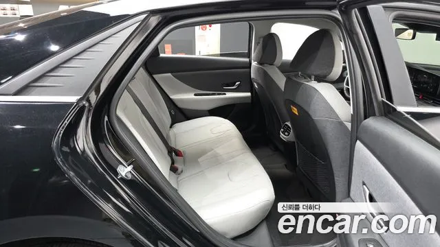 Hyundai Avante CN7 — Фото автомобиля 18