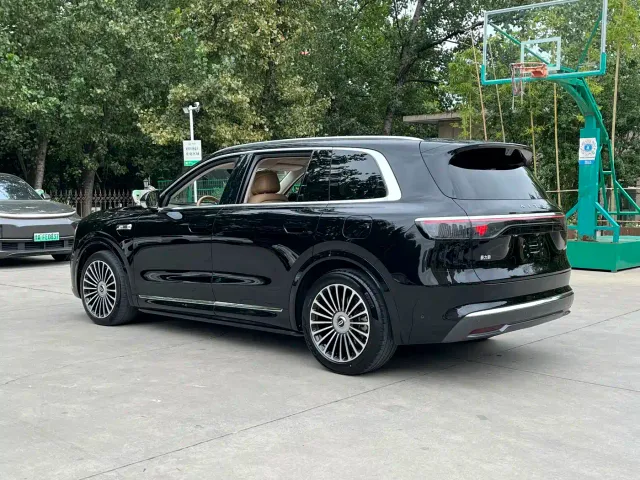 Aito M8 — Фото автомобиля 10