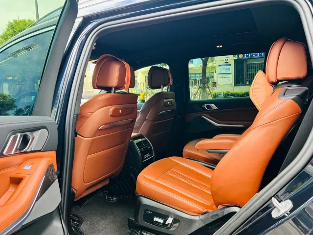 BMW X7 — Фото автомобиля 4