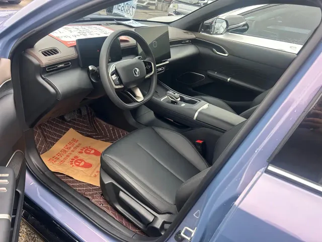 Changan Eado — Фото автомобиля 5