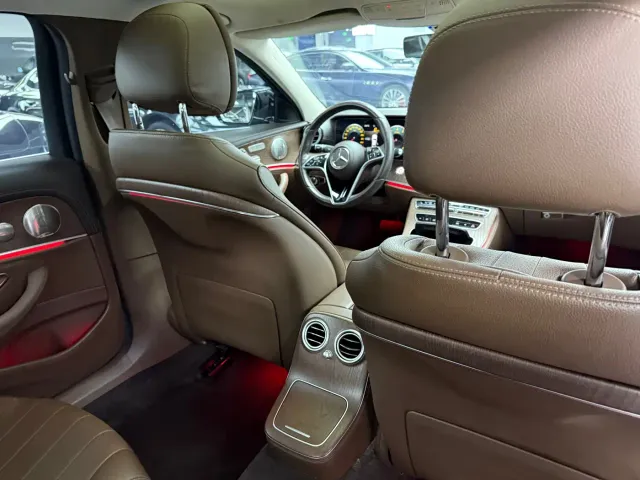 Mercedes-Benz E-Class — Фото автомобиля 15