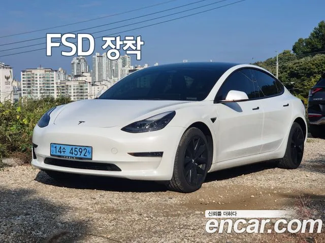 Фотография автомобиля — Tesla Model 3