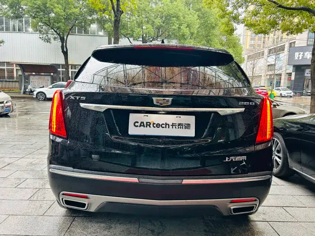 Cadillac XT5 — Фото автомобиля 3