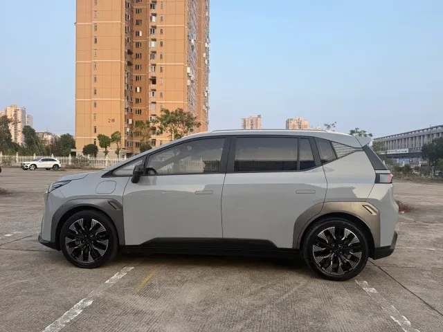 GAC Aion Y — Фото автомобиля 11