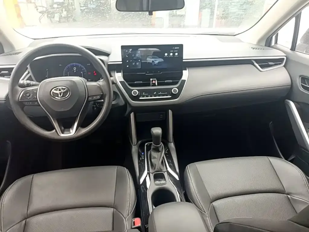 Toyota Frontlander 2024 2.0L CVT Elite Plus Edition — Фото автомобиля 9