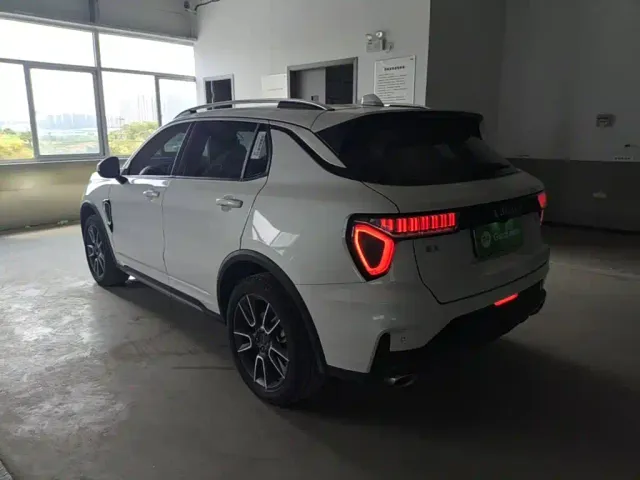 Lynk & Co Lynk & Co 01 2021 2.0TD 2WD Pro — Фото автомобиля 22
