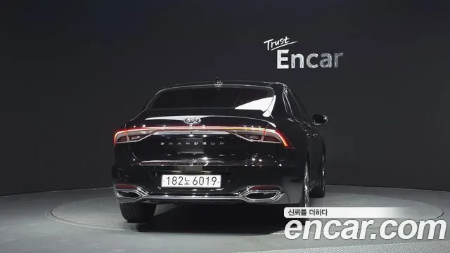 Hyundai Grandeur New — Фото автомобиля 4