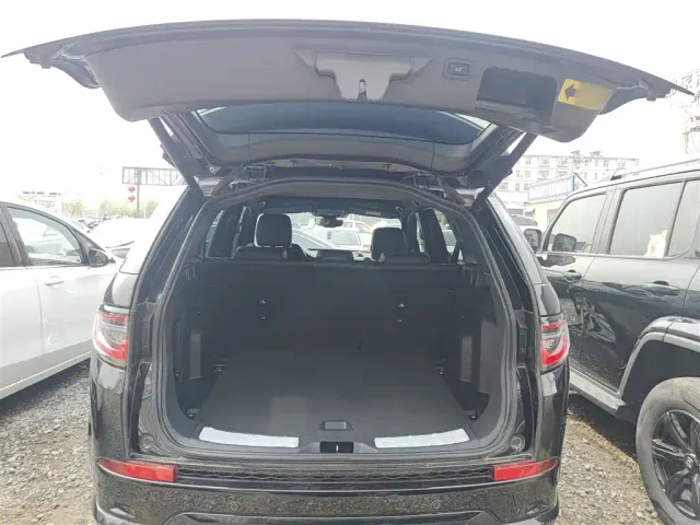Land Rover Discovery Sport — Фото автомобиля 14