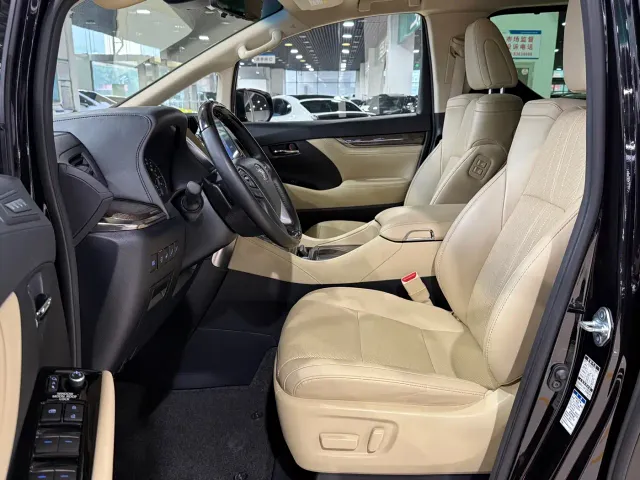 Toyota Vellfire — Фото автомобиля 4