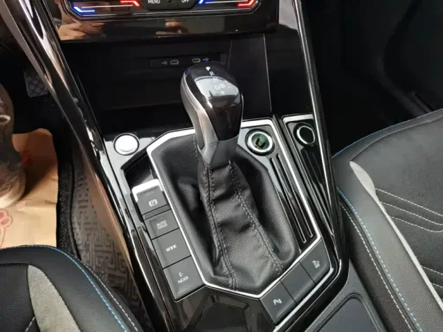 Volkswagen Tayron GTE Plug-in Hybrid — Фото автомобиля 13