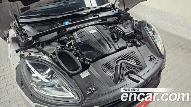 Porsche Macan — Фото автомобиля 9