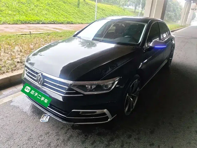 Фотография автомобиля — Volkswagen Magotan