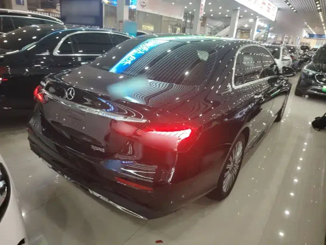 Mercedes-Benz E-Class — Фото автомобиля 9