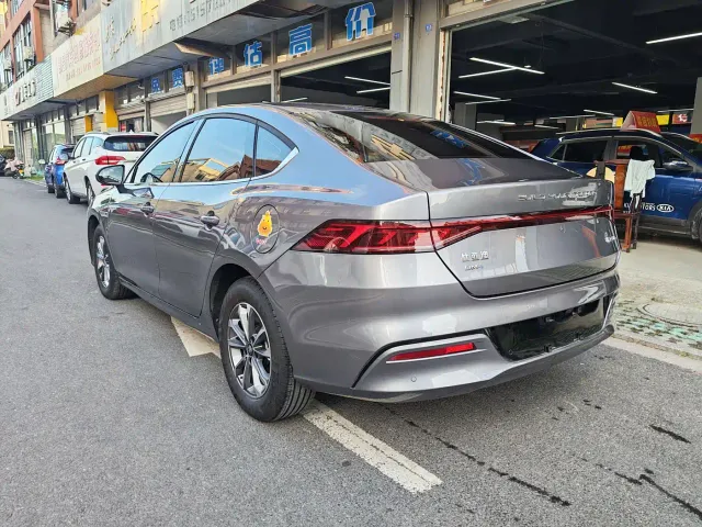 BYD Qin PLUS — Фото автомобиля 9