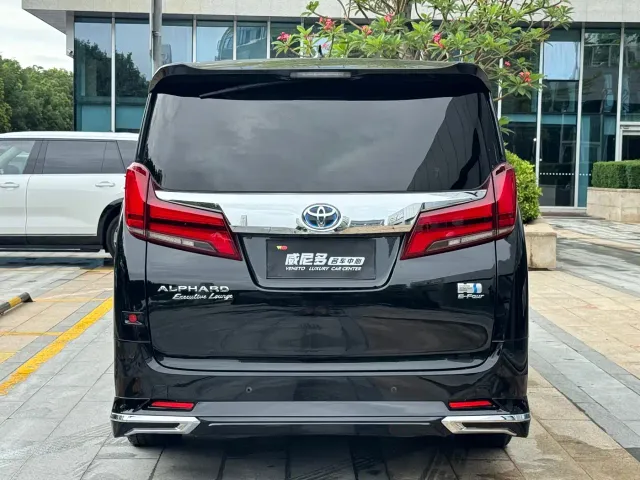 Toyota Alphard — Фото автомобиля 17
