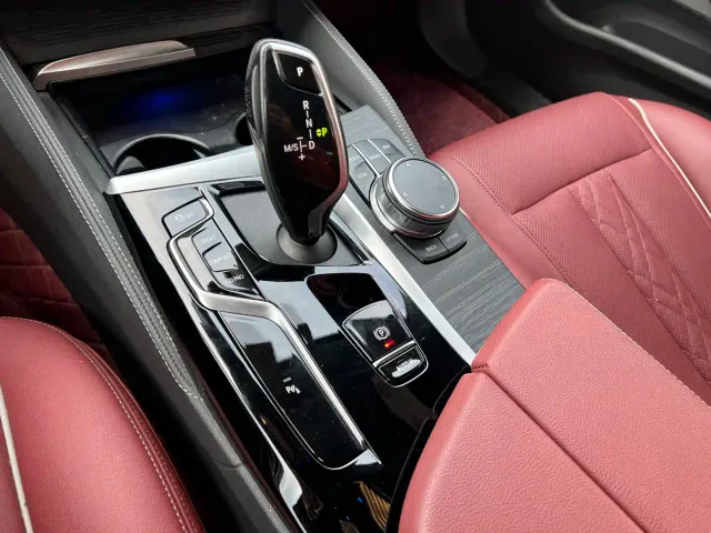 BMW 5 Series — Фото автомобиля 12