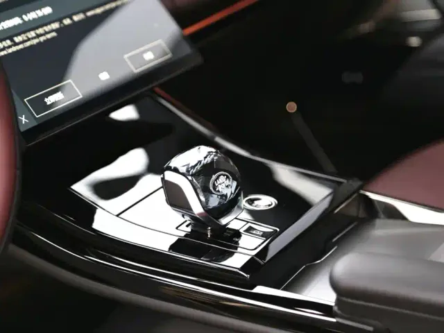 Land Rover Range Rover Sport — Фото автомобиля 14
