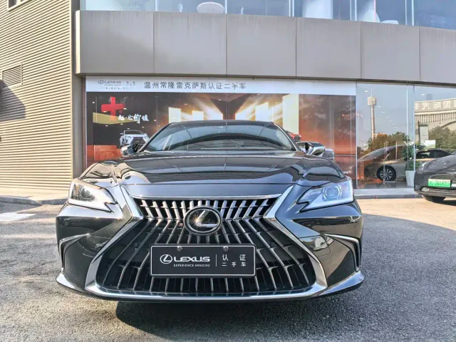 Lexus ES — Фото автомобиля 2