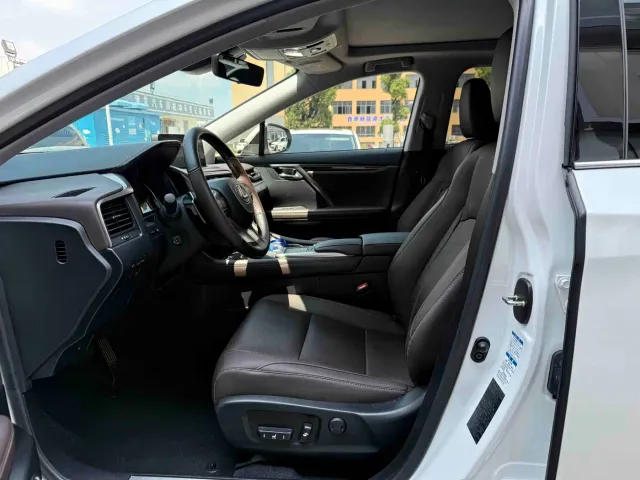 Lexus RX — Фото автомобиля 4