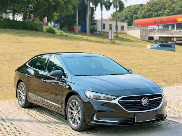 Buick LaCrosse — Фото автомобиля 3