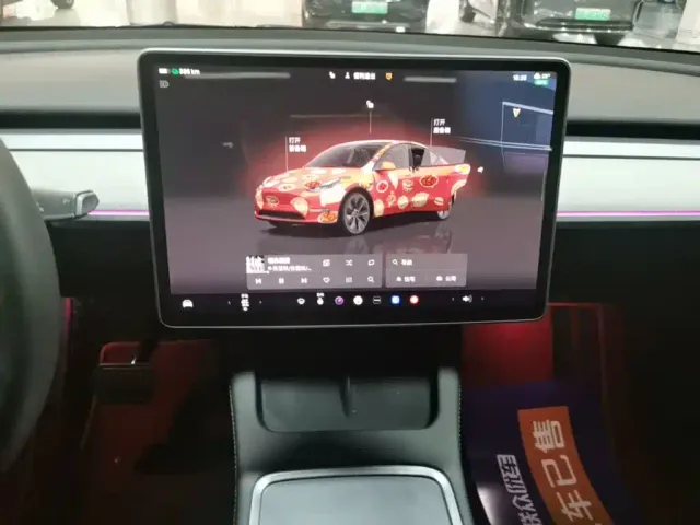 Tesla Model Y — Фото автомобиля 12