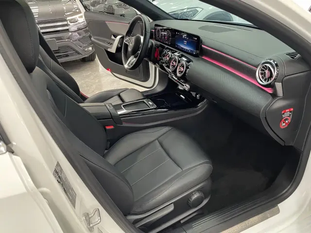 Mercedes-Benz A-Class — Фото автомобиля 7