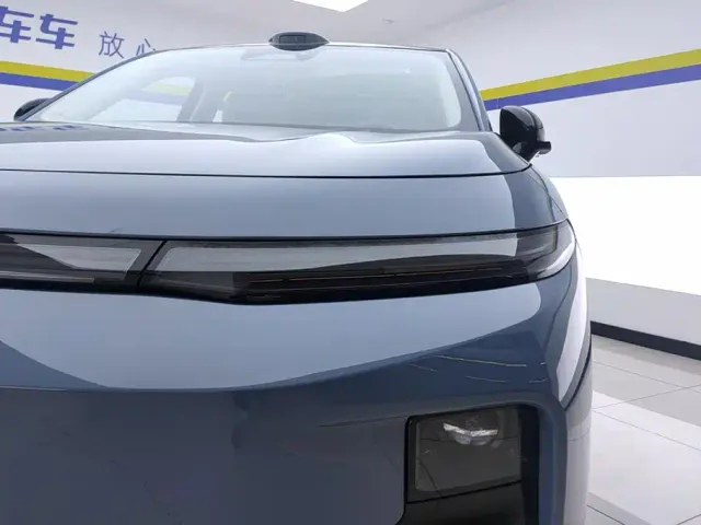 Leapmotor B10 — Фото автомобиля 5