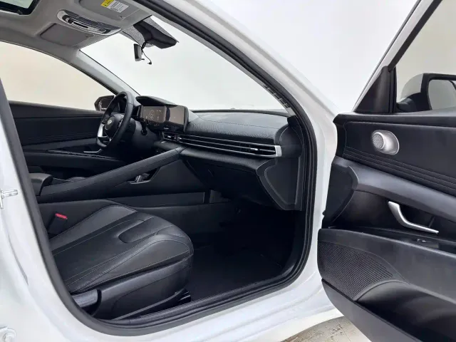 Hyundai Elantra — Фото автомобиля 27