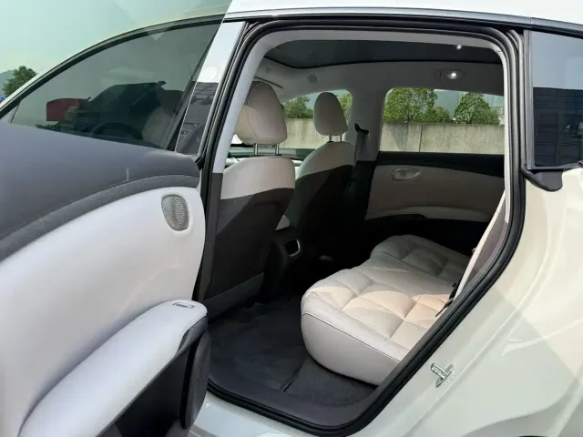 IM Motors LS6 — Фото автомобиля 8