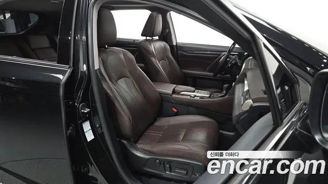 Lexus RX RX450h 4th Gen — Фото автомобиля 16