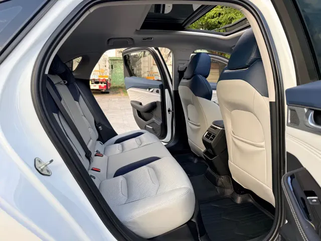 Geely Xingrui — Фото автомобиля 9