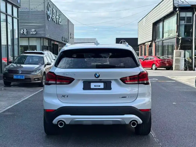 BMW X1 — Фото автомобиля 12