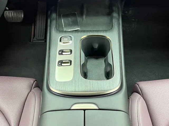 Xiaomi SU7 — Фото автомобиля 26