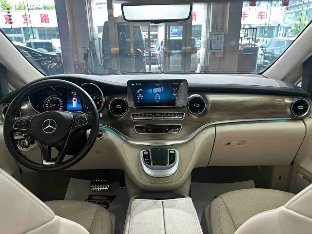 Mercedes-Benz V-Class — Фото автомобиля 7