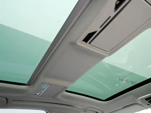 Audi A8 — Фото автомобиля 14