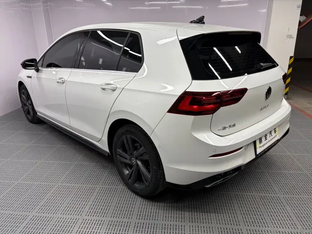 Volkswagen Golf — Фото автомобиля 17