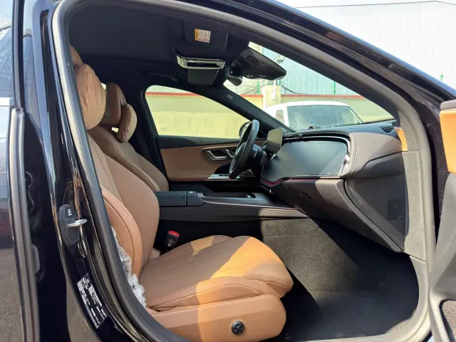 Mercedes-Benz E-Class — Фото автомобиля 6