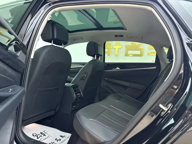 Volkswagen Passat — Фото автомобиля 20