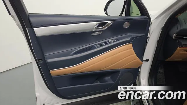 Genesis GV80 — Фото автомобиля 24