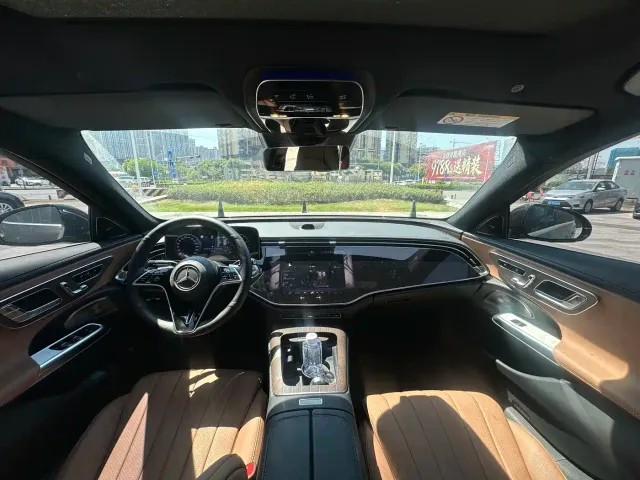 Mercedes-Benz E-Class — Фото автомобиля 8