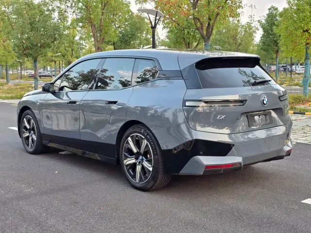 BMW iX — Фото автомобиля 6