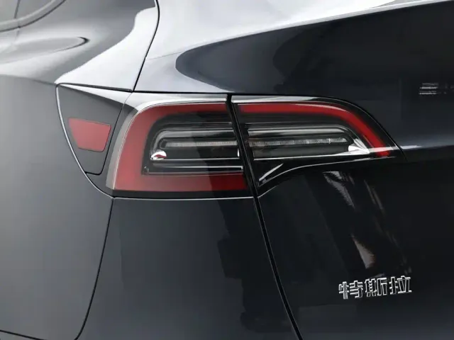 Tesla Model Y — Фото автомобиля 7