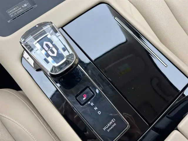 Aito M7 — Фото автомобиля 16