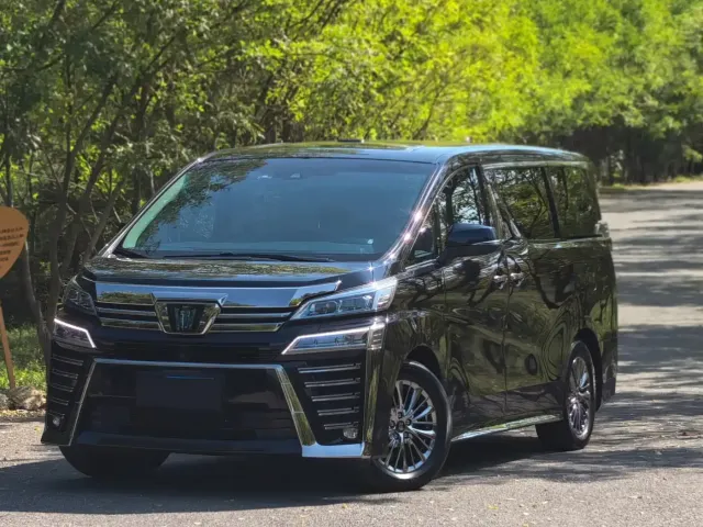 Фотография автомобиля — Toyota Vellfire