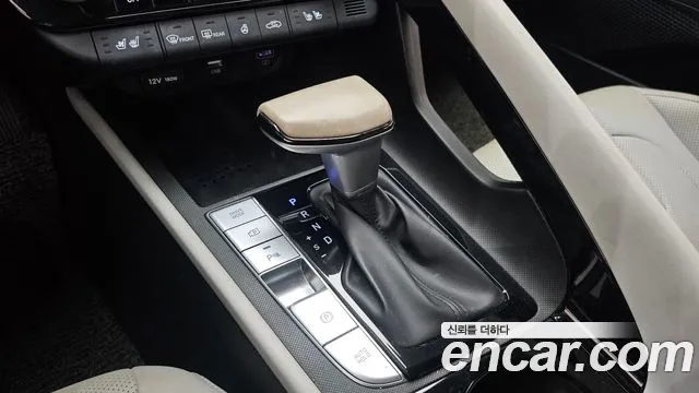 Hyundai AVANTE Inspiration — Фото автомобиля 9