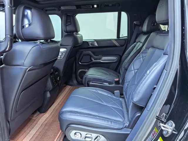 BYD FangChengBao Leopard 8 — Фото автомобиля 6