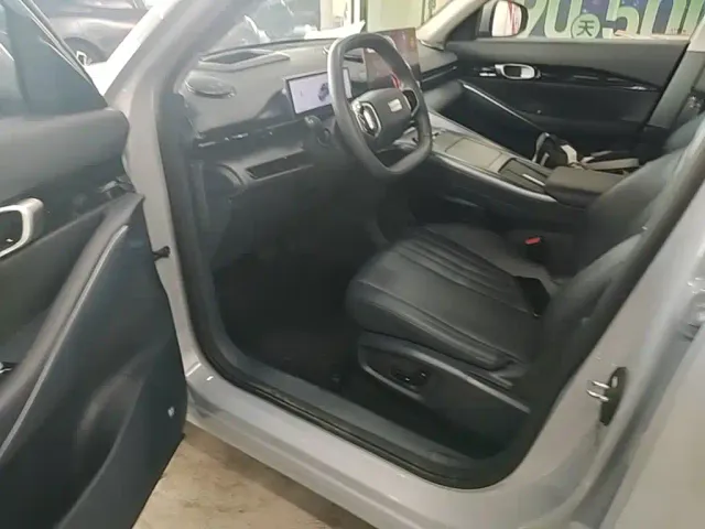 Geely Galaxy E5 — Фото автомобиля 15