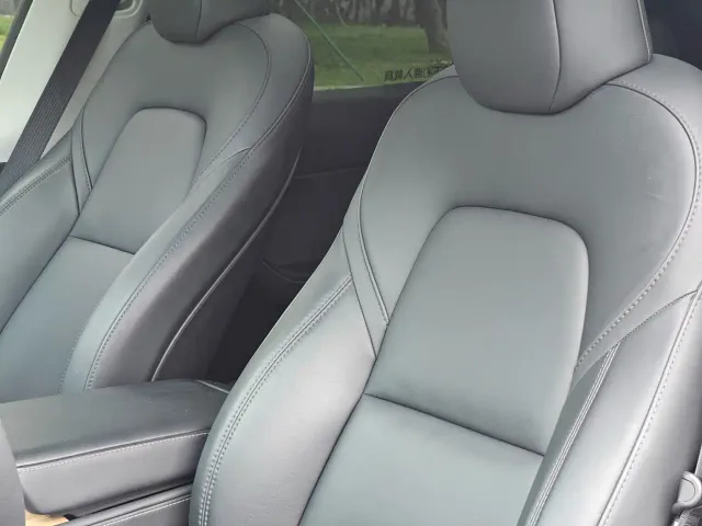 Tesla Model Y — Фото автомобиля 11