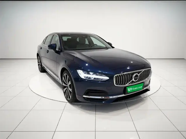 Volvo S90 — Фото автомобиля 21