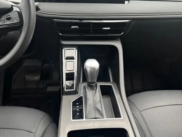 Roewe i5 — Фото автомобиля 12